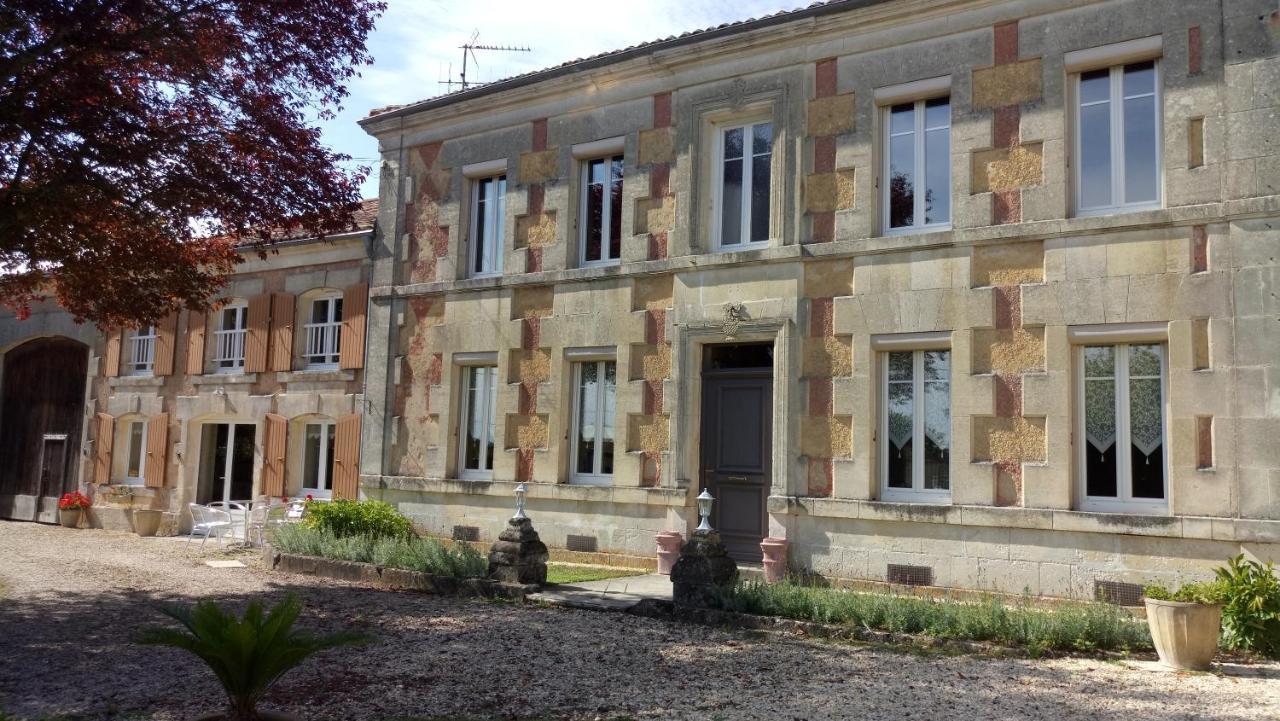 Demeure Du Chapitre Chambres D'Hotes De Charme Chadenac Exterior foto